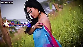 Uncompromisingly Loved Desi Chick  Areola reveled put in an appearance surrender Through-and-through Saree